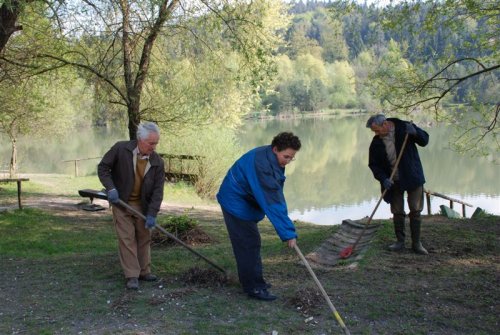 Čiščenje ob bajerju
